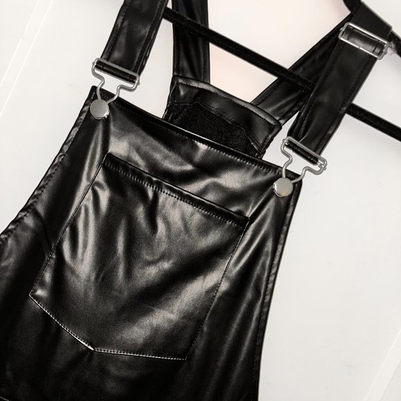 BLACK FAUX LEATHER OVERALLS SIZE SMALL - Picture 6 of 10